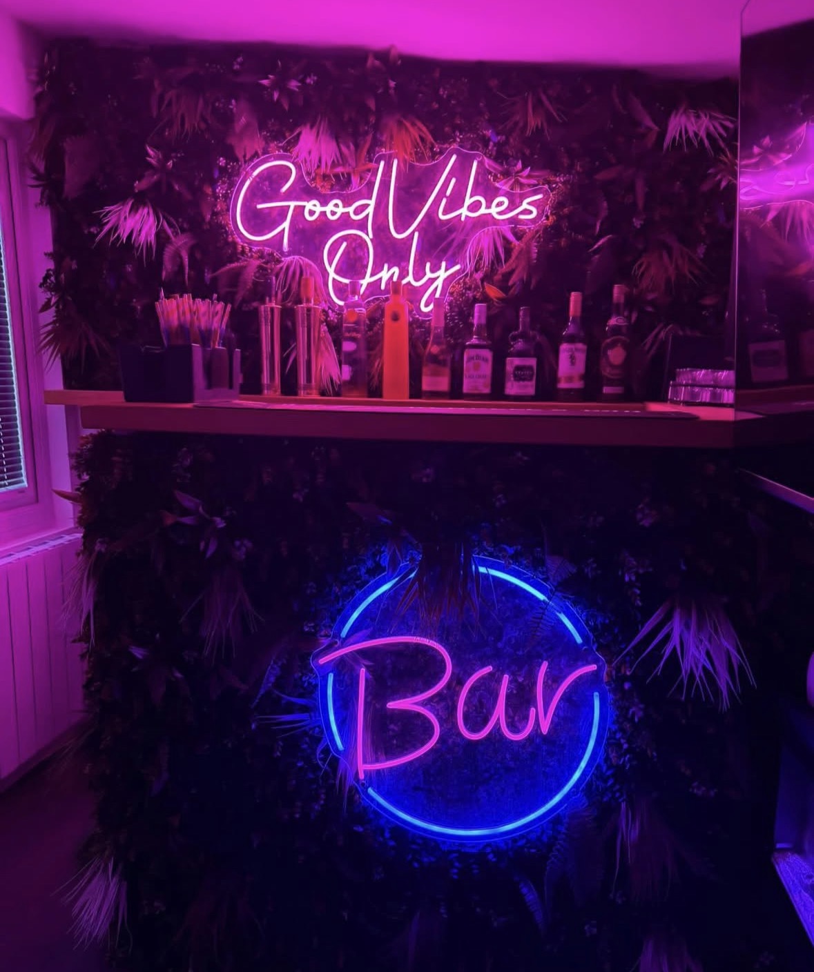 Bar Neon LED Individual Sign