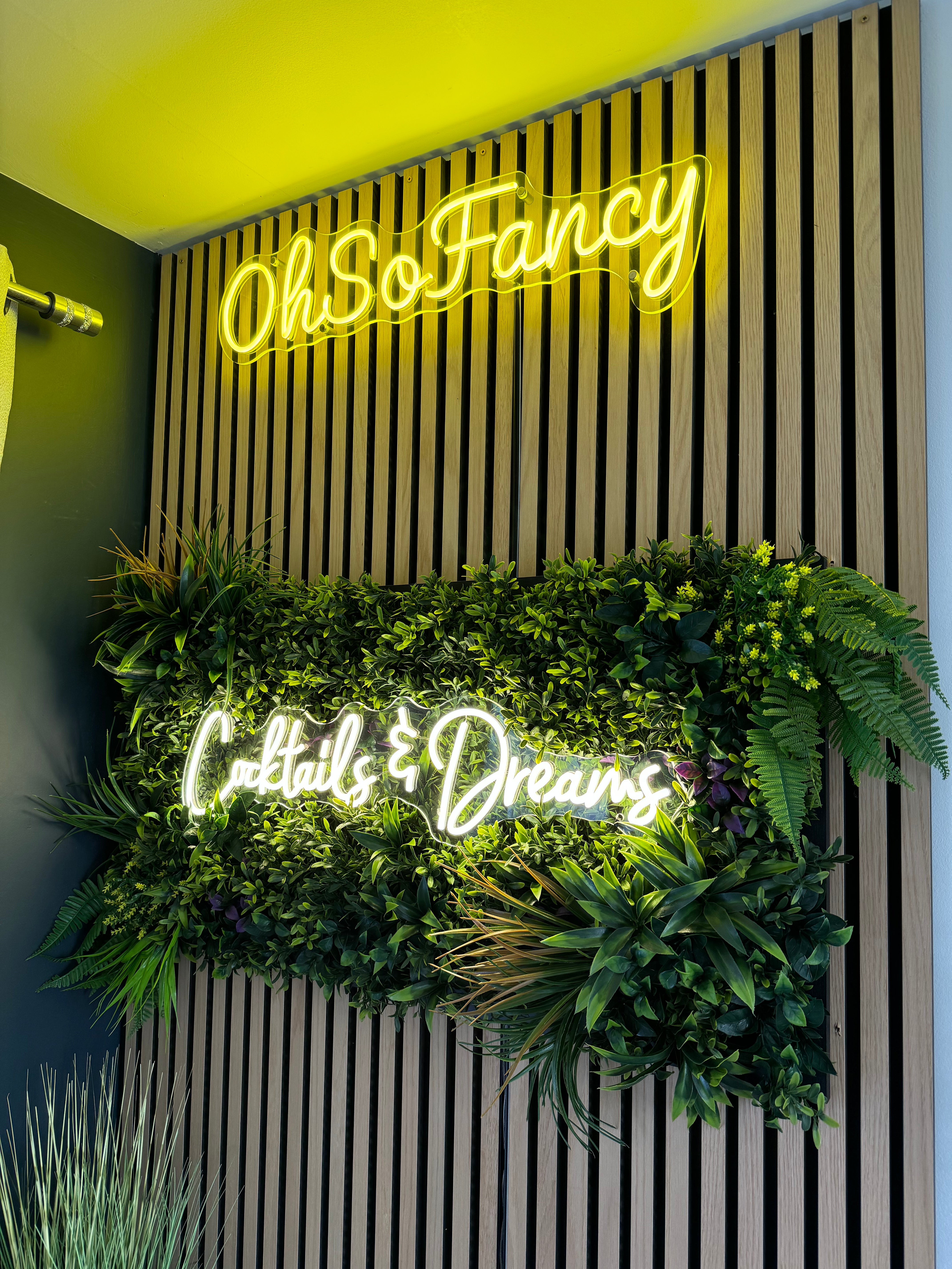 Cocktails & Dreams Tropical Framed LED sign